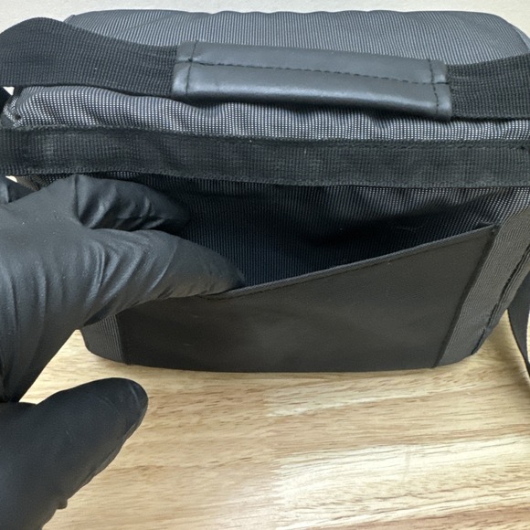 Case Logic Gray Medium Sized Camera Bag Shoulder Or Hand Carry - Picture 7 of 16